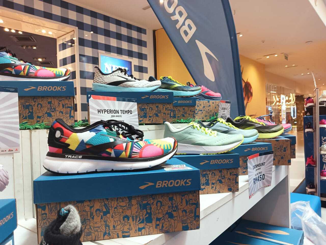 Brooks shop sports outlet